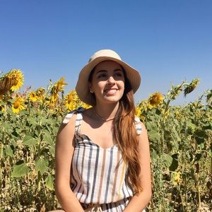 Meet your Posher, Evelyn